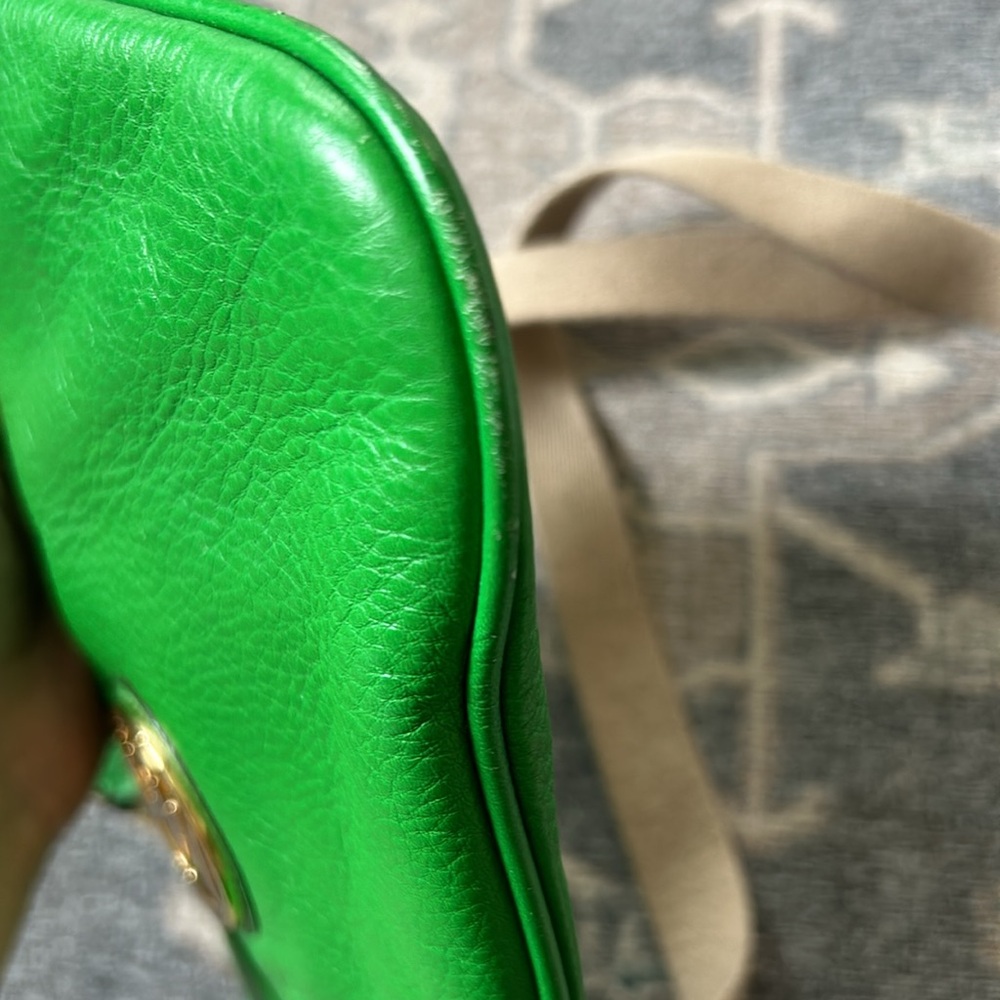 Michael Kors crossbody. EUC - Picture 6 of 7